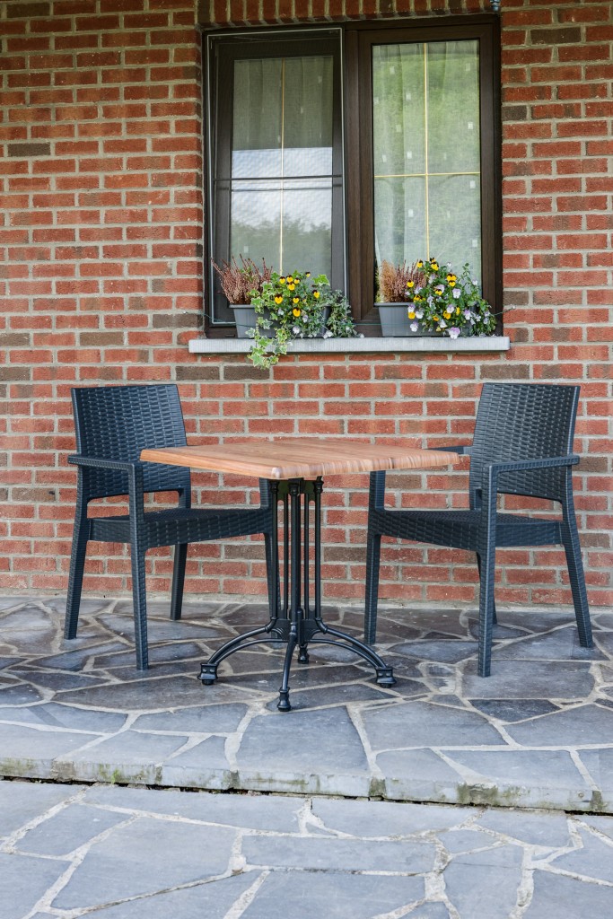 pied de table exterieur