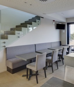 banquette de restaurant sur socle