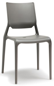 chaise empilable design pour restaurant