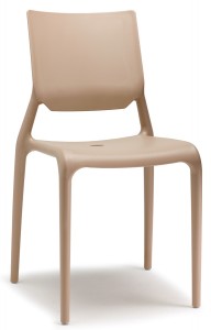 chaise empilable design pour restaurant