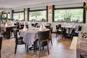 chaise restaurant