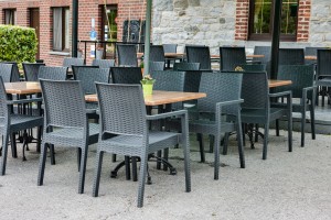 chaise fauteuil empilable rotinrestaurant design