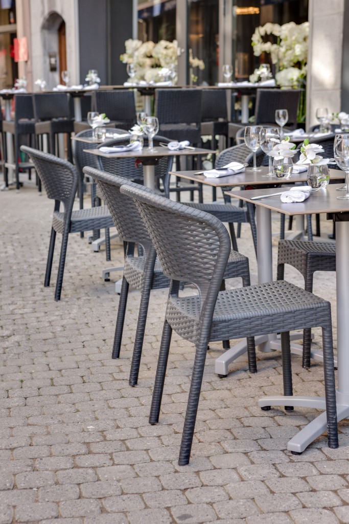 mobilier de terrasse de restaurant