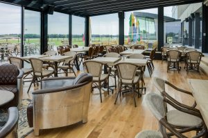 Chaise de restaurant