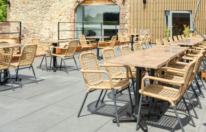Mobilier de terrasse paille