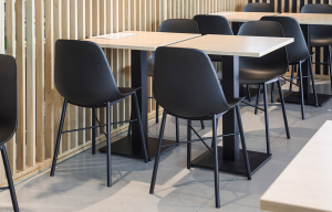 Chaise de restaurant plastique noir