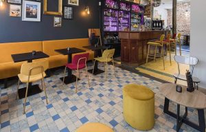 chaise de restaurant velours
